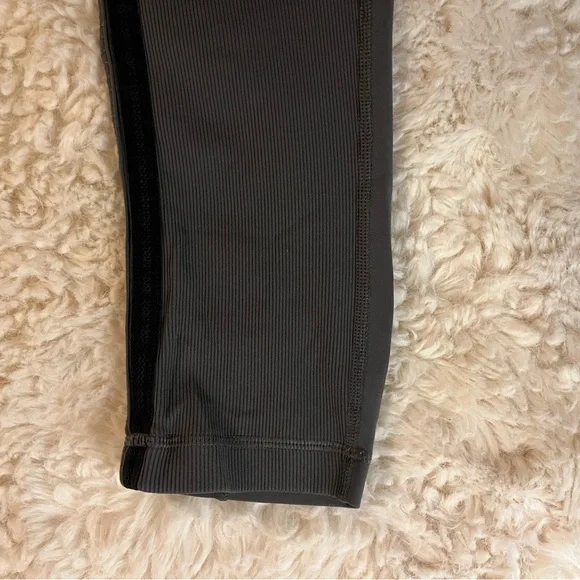 Lululemon Gray Cropped Workout Leggings - Picture 8 of 15